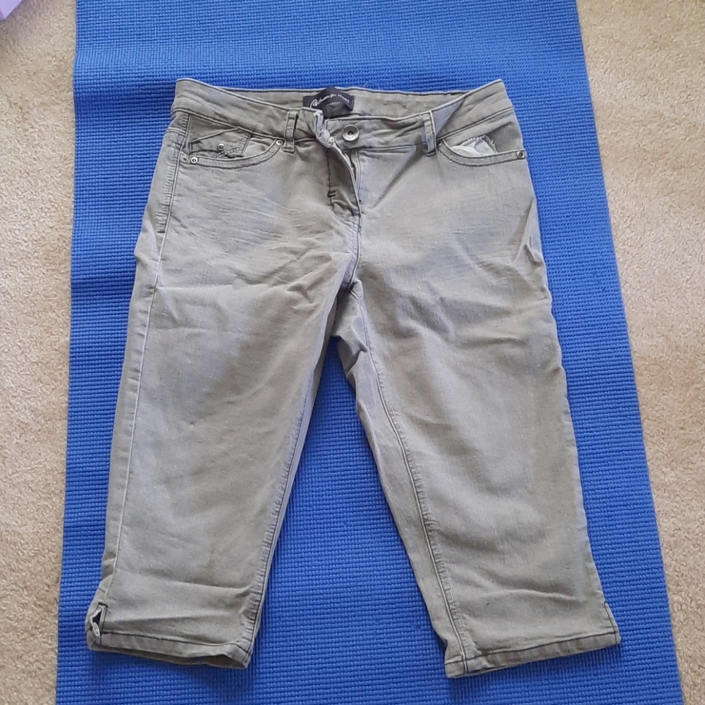 Grey denim capris